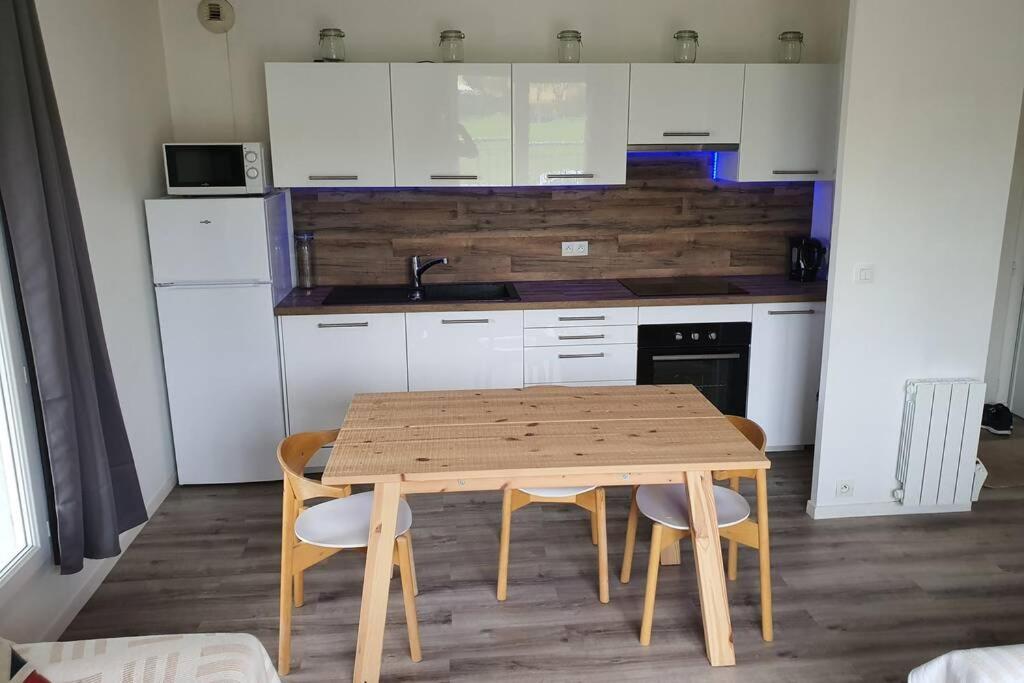 Appartement Contemporain Renove A Neuf Avec Cuisine Equipe - Val De Reuil Val-de-Reuil Bagian luar foto