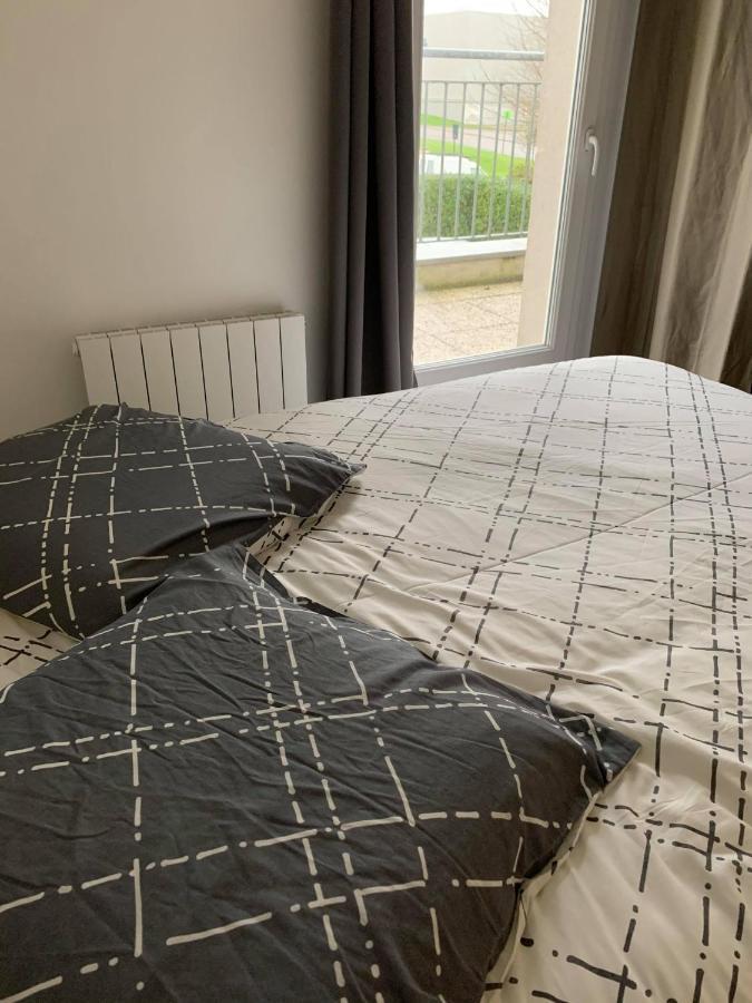 Appartement Contemporain Renove A Neuf Avec Cuisine Equipe - Val De Reuil Val-de-Reuil Bagian luar foto